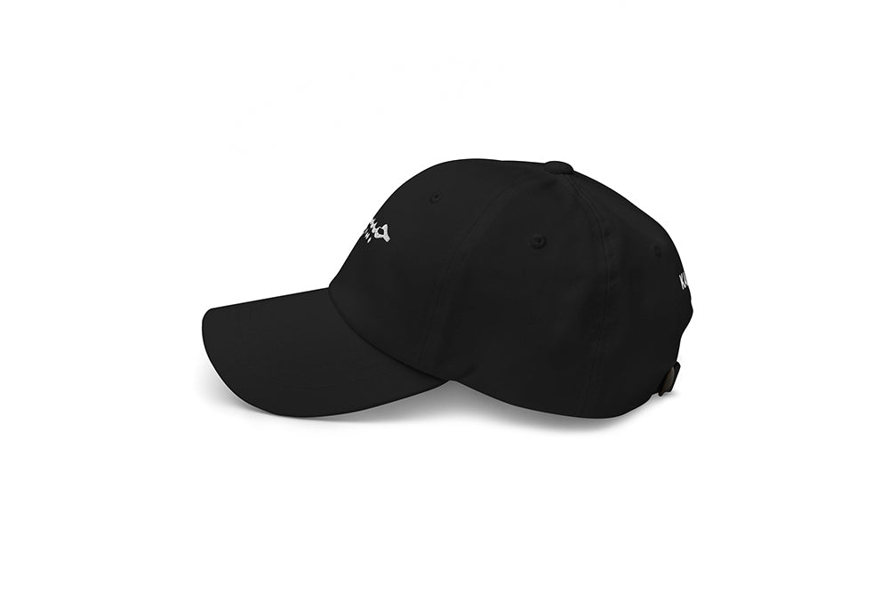 Vue de profil de la casquette Habibi noire de la marque kalam clothing